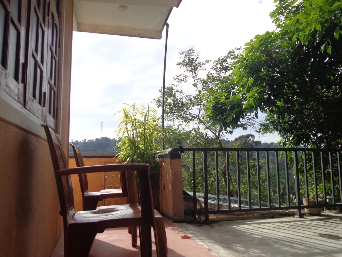 Nisha Homestay Inn Peradeniya Zewnętrze zdjęcie