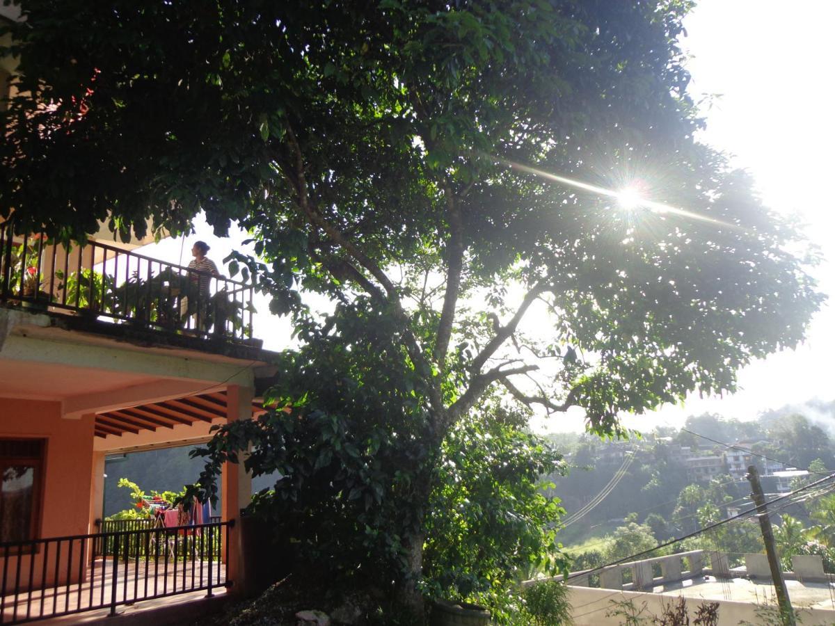 Nisha Homestay Inn Peradeniya Zewnętrze zdjęcie