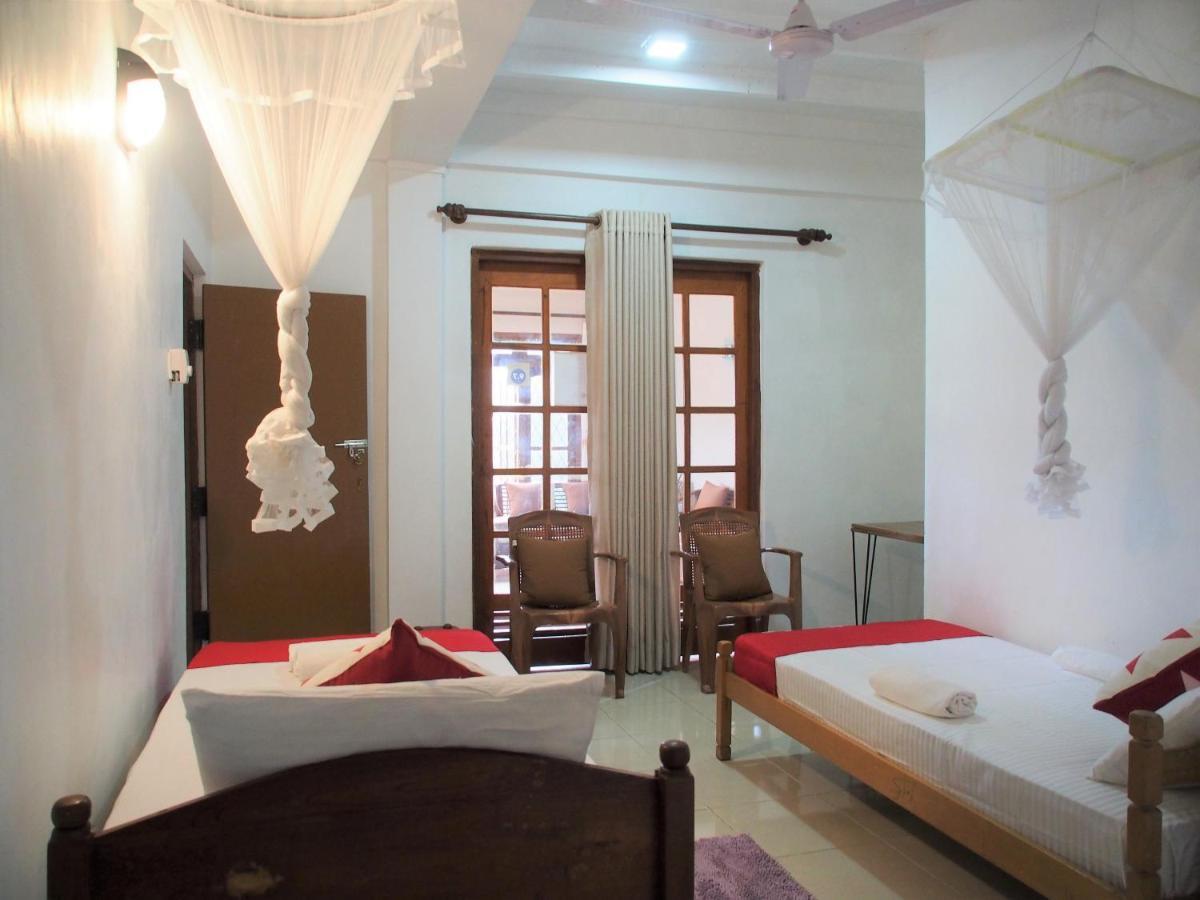 Nisha Homestay Inn Peradeniya Zewnętrze zdjęcie