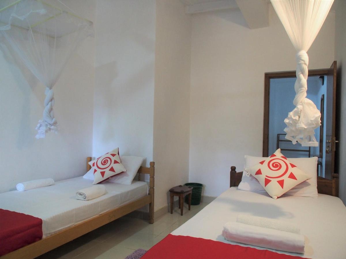 Nisha Homestay Inn Peradeniya Zewnętrze zdjęcie